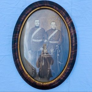 ANTIQUE PHOTOGRAPHY OVAL CONVEX BUBBLE
